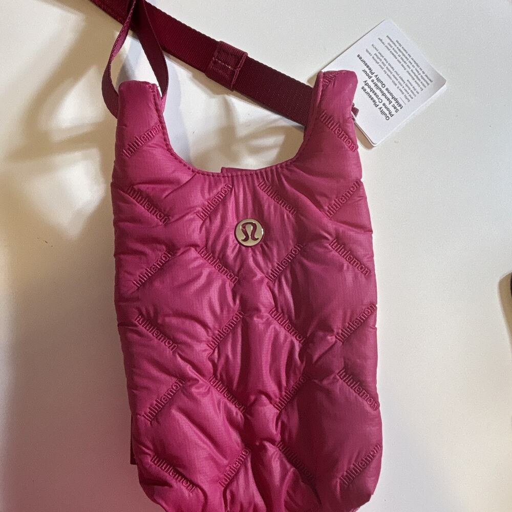 lululemon Quilty Pleasures Phone Crossbody Bag Logo Adjustable Detachable Pink
